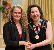 Susan Aglukark (Musique Populaire, 2016) et Beverley McLachlin, Député gouverneur général.
